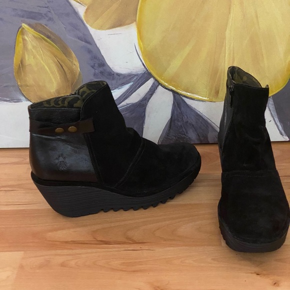 FLY London Ankle ColorBlock Yavo Boots. Black EU 38W ( 7- 7.5 W). - Picture 3 of 13